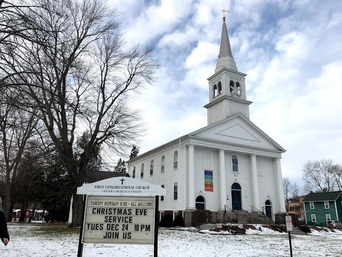 Replacement-Windows-for-Church-in-Oxford-MA-1.jpg